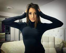 She is the current leader of the romanian women's artistic gymnastics team. Larisa Iordache Revine In GimnasticÄƒ DupÄƒ Trei Ani De PauzÄƒ Spotmedia Ro