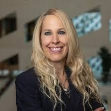 Kim Armstrong's Instagram, Twitter & Facebook