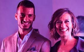Peças espelhadas conferiram o ar contemporâneo. Dupla Do Amor Fatima Lopes Aparece Sorridente Ao Lado De Ruben Rua E Fas Torcem Por Casamento Gostava Que Acontecesse Impala