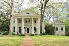 1859 Ridge Avenue Montgomery Alabama 36106 Colonial Exterior Colonial Revival House Modern Colonial Exterior