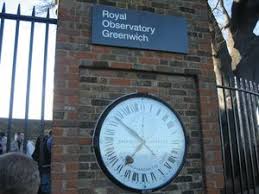 Horloge parlante avec mode d'affichage numérique et aiguilles réduite en icône. Vers La Fin De L Heure De Greenwich Nbsp Pour La Science
