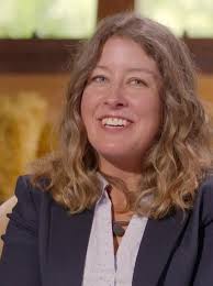 Laura Qui A Inscrit La Candidate A L Amour Est Dans Le P En 2020 Karine Le Marchand Tele Realite Amour