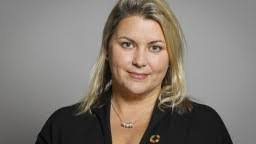 Liz Sugg's Instagram, Twitter & Facebook