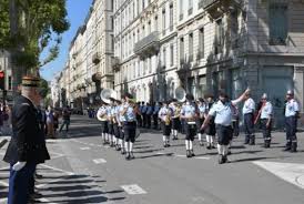 Création d'une zone réglementée temporaire (zrt) pour l'entraînement au défilé aérien du 14 juillet dans la région d'orléans et tours. Ptcnb4xhe3rsbm