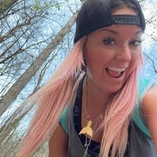 Amanda Ensminger's Instagram, Twitter & Facebook