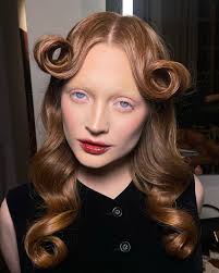 Margo 🖤 @diana.bilenko.ph @_shangina @iammarygalstyan