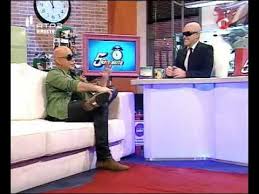 Muito se especula porque o cantor pedro abrunhosa usa óculos escuros sempre, seja de dia ou de noite, e nunca os tira. Planeaste Andar Com Os Oculos Nilton 5 Para A Meia Noite Youtube