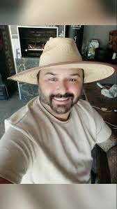 Com o coração cheio de gratidão, celebro mais um ano de vida. Agradeço a  Deus, à vida e a todas as pessoas que caminham comigo nessa jornada. Cada  dia foi um presente, cada desafio, um aprendizado. ...