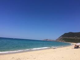 La plage de lozari, à côté de la ville de belgodère, est une belle plage publique de sable fin aux eaux turquoises, entourée de collines verdoyantes d'un côté et de maisons typiquement corses de l'autre. Plage De Lozari Picture Of Plage De Lozari Belgodere Tripadvisor