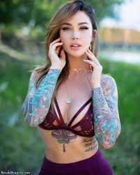 View 30 617 nsfw pictures and enjoy hotchickswithtattoos with the endless random gallery on scrolller.com. Girls With Sexy Tattoos 18 Pics Breakbrunch