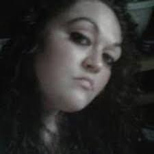 Amber Dinsmore's Instagram, Twitter & Facebook