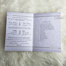 Laman situs ini berisi pengetahuan tentang contoh undangan pernikahan turut mengundang yang mungkin pas bagi kau. Jual Cetak Undangan Pernikahan Model Erba 88147 Free Plastik Opp Di Lapak Republik Grafika Bukalapak