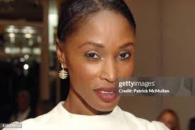 Kerry Dyer's Instagram, Twitter & Facebook