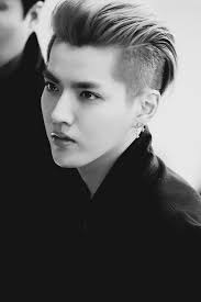 He has a slim body builds and he has a perfect body weight of around 73 kg (161 ibs). Exo Kris Danggg