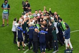 Suivez en live sur foot mercato, le match de groupe b de euro u21 entre espagne u21 et italie u21. Cstm3erlsbfmam