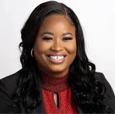 Ruth Boe's Instagram, Twitter & Facebook