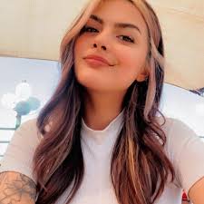 Miriam Haro's Instagram, Twitter & Facebook