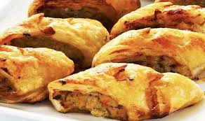 Ingredients 250 Gr De Pate Feuilletee 200 Gr De Viande Hachee Sans Epices 2 Carottes Epluchees Coupees En Pet Viande Hachee Alimentation Recettes De Cuisine