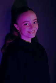 Eva Thornton-Booth (@EvaThorny)