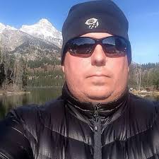 Eli Lucero (@lucerophoto)