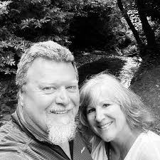 What is causing the battery to drain in the Reflection 303rls?