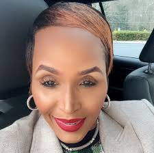 Salutations!," the actor Samuel L. Jackson, dressed as Uncle Sam introduced  Kendrick Lamar for the 2025 Super Bowl halftime show — a powerful,  commanding creative choice by the first solo hip-hop artist