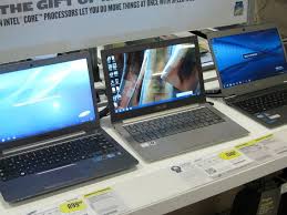 Intel core i5 bisa menjadi pilihan bagi gamer yang memiliki dana terbatas. Murah Inilah 8 Rekomendasi Laptop Ram 8gb Seharga Rp 4 6 Jutaan 2020 Gadgetren