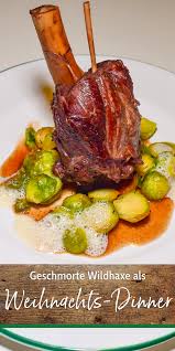 Sebastian Kapuhs Geschmorte Wildhaxe Karamellisierter Rosenkohl Mit Thymianschaum Essen Einfache Gerichte Karamellisierter Rosenkohl