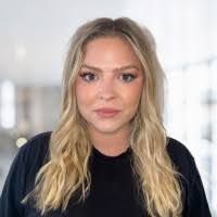 Katie Schindler's Instagram, Twitter & Facebook