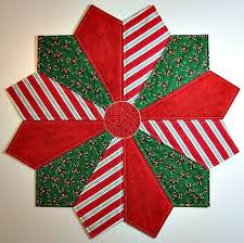 Quilted Table Topper Christmas Table Mat Dresden Plate Table Topper Candy Cane Topper Red Green White Quiltsy Handmade Christmas Table Toppers Quilted Table Toppers Table Toppers