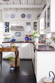 Gorgeous Airy White Kitchens That Ll Inspire Your Next Remodel White Kitchen Decor American Kitchen Design Kitchen Design
