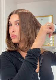 Hailey Bieber grwm ✨ #haileybieber #justinbieber #rhode #grwm #bobhaircut