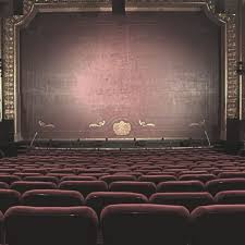 Idee Fur Ein Weihnachtsgeschenk Schnapp Dir Den Spielplan Des Theaters Oder Der Oper In Der Nachsten Stadt Schau Was Dich Intere Anti Stress Instagram Stress