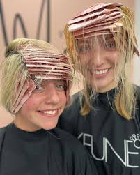 Hello Summer! ☀️ #midwesthairstylist #smallbusinessowner #livedinhair  #balayage #mizzou #columbiacollege #salonservicegroup #b3 #usmooth #keune  #framar #moroccanoil #lakeoftheozarks #canvassalonsuites #summerhaircolor