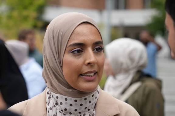 Regels zijn regels”: zes vragen over de leerkracht die werd ontslagen  omwille van haar hoofddoek | Nieuwsblad
