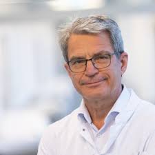 Nick Spindler auf LinkedIn: Seit Anfang des Jahres tätig als Chefarzt der  Klinik für Plastische, Hand-…