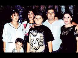 Pablo Escobar Como Es La Vida De Su Familia En Argentina A 20 Anos De Su Muerte Pablo Escobar Esposa De Pablo Escobar Y Familia De Pablo Escobar