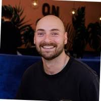 Robert Ellingham's Instagram, Twitter & Facebook