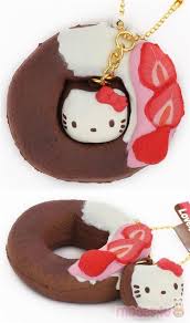 Squishy A Presser Beignet Hello Kitty Marron Avec Glaa Age Rose Et Fraises In 2020 White Icing Hello Kitty Icing