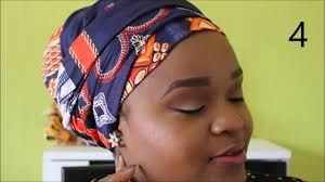 Voilà un tuto pour plier et porter un bandana autour du cou ou dans les cheveux, en savoir plus sur nouer un foulard. 4 Facons D Attacher Son Foulard 4 Ways To Tie A Headscarf Youtube