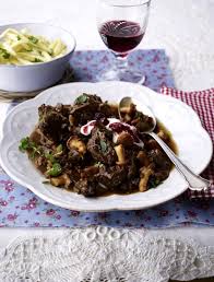 Wildschweingulasch Mit Spatzle Rezept Lecker Wildschweingulasch Rezept Wildgulasch Rezepte