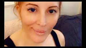 Il y a quelques jours, loana dévoilait des images d'elle couverte d'hématomes et de mutilations sur d'ailleurs, il assure, loana aurait perdu une grande partie de ses dents à cause de sa consommation. Loana Droguee Elle N Arrive Plus A Articuler Tire La Langue Ses Fans Sous Le Choc Video Dailymotion