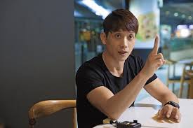 林育信在國小時也是公正國小的體操選手，曾經在高中時奪得全國體操跳馬冠軍，後來回到母校擔任體操隊的教練。 技術  编辑  全片主要是以panasonic dvx100的 數位攝影機 ，及一部 蘋果電腦 歷時兩年製作完成。 æž—è‚²ä¿¡ é¡é€±åˆŠmirror Media