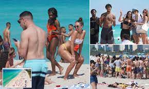 Find the perfect spring break beach party stock photos and editorial news pictures from getty images. Spring Breakers Partying For St Patrick S Day In South Beach Daily Mail Online