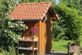 Verblendern, steinteppichen und paneelen aus holz alles aus deinen räumen rausholst. Gartenhaus Dach Welches Material Zum Decken Erneuern