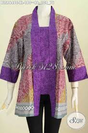 Berbagai model baju batik kerja yang hadir di tahun ini memiliki varian motif batik dan kain yang sangat beragam. Model Baju Batik Atasan Wanita Modern 2021 Toko Batik Online 2021