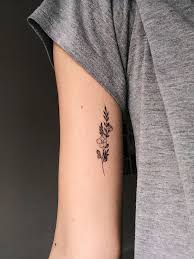 Wildflowers In The Inner Arm By Dalmontt Sierlijke Tatoeages Tatoeage Ideeen Tatoeages