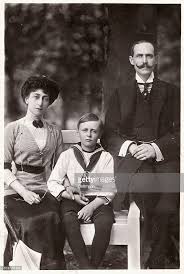 Haakon Vii King Of Norway With His Wife Queen Maud And Their Queen Victoria Family Norway Maud