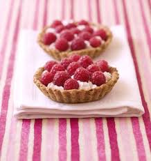 Tartes Aux Framboises Et Au Pralin Recette Tarte Framboise Recettes De Cuisine Framboise