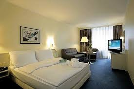 This inn features a courtyard, entertainment activities and a sun terrace as well as free wi fi throughout the venue. Holiday Inn Munchen Sud Das Moderne Tagungshotel In Munchen Obersendling Optmimal Fur Konferenzen Und Seminare Tagung Munchen Bayern